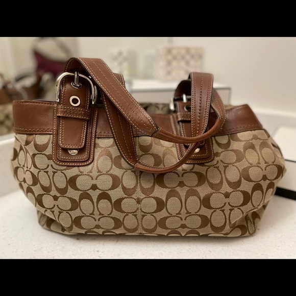 Coach Signature Satchel - Picture 8 of 14